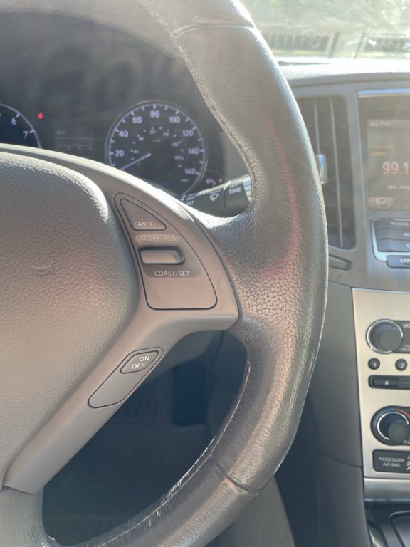 2013 INFINITI G37 Image 9