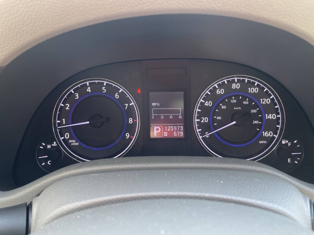 2013 INFINITI G37 Image 10