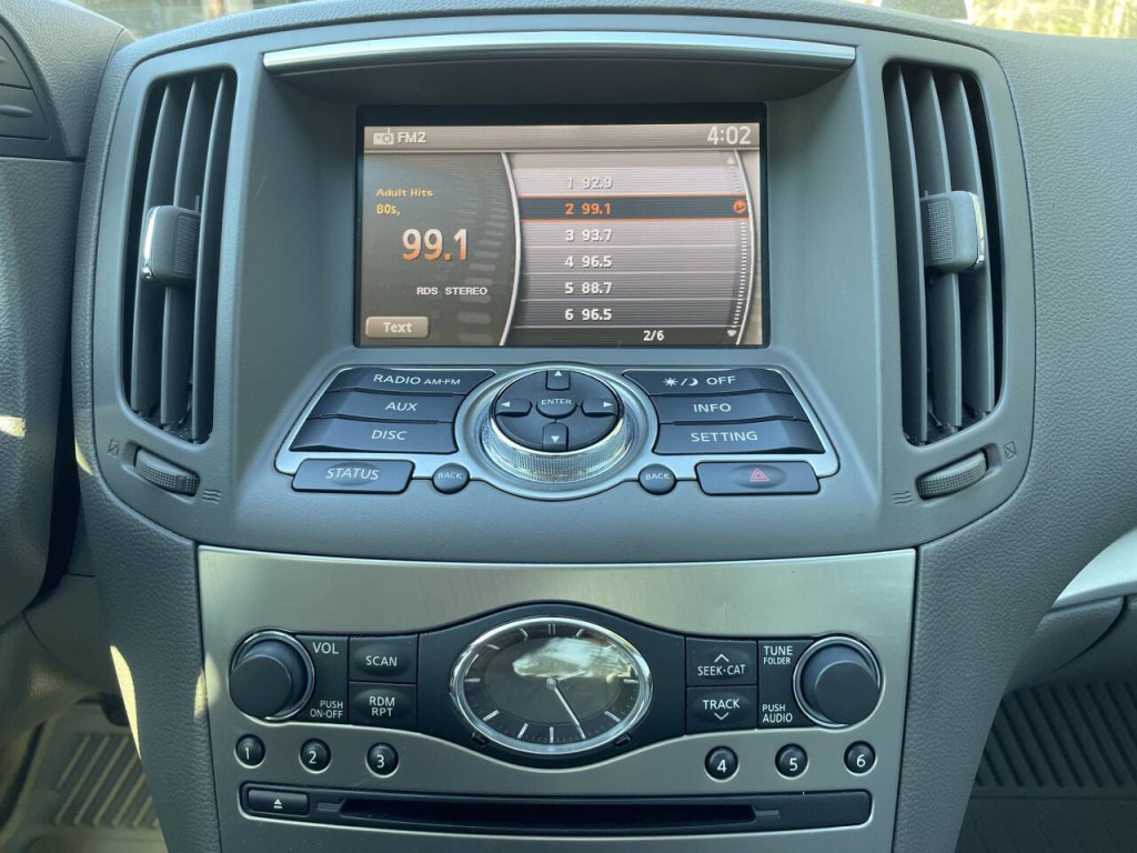 2013 INFINITI G37 Image 12