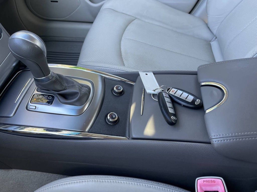 2013 INFINITI G37 Image 16