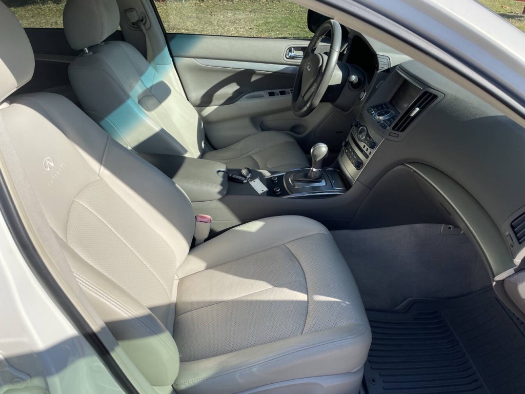 2013 INFINITI G37 Image 18