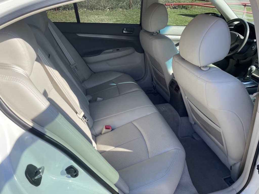 2013 INFINITI G37 Image 21
