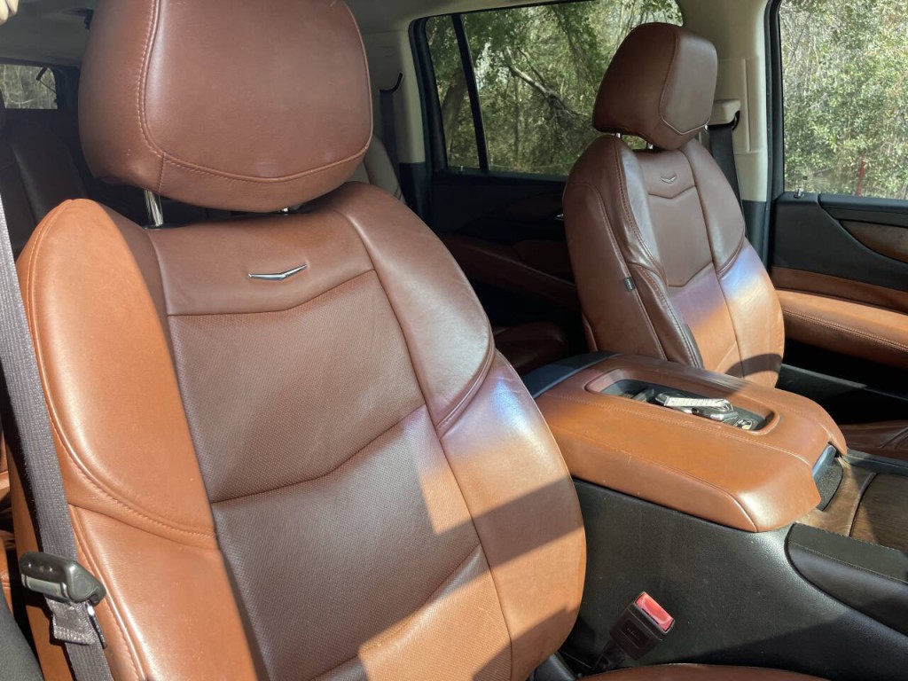 2015 Cadillac Escalade Image 11