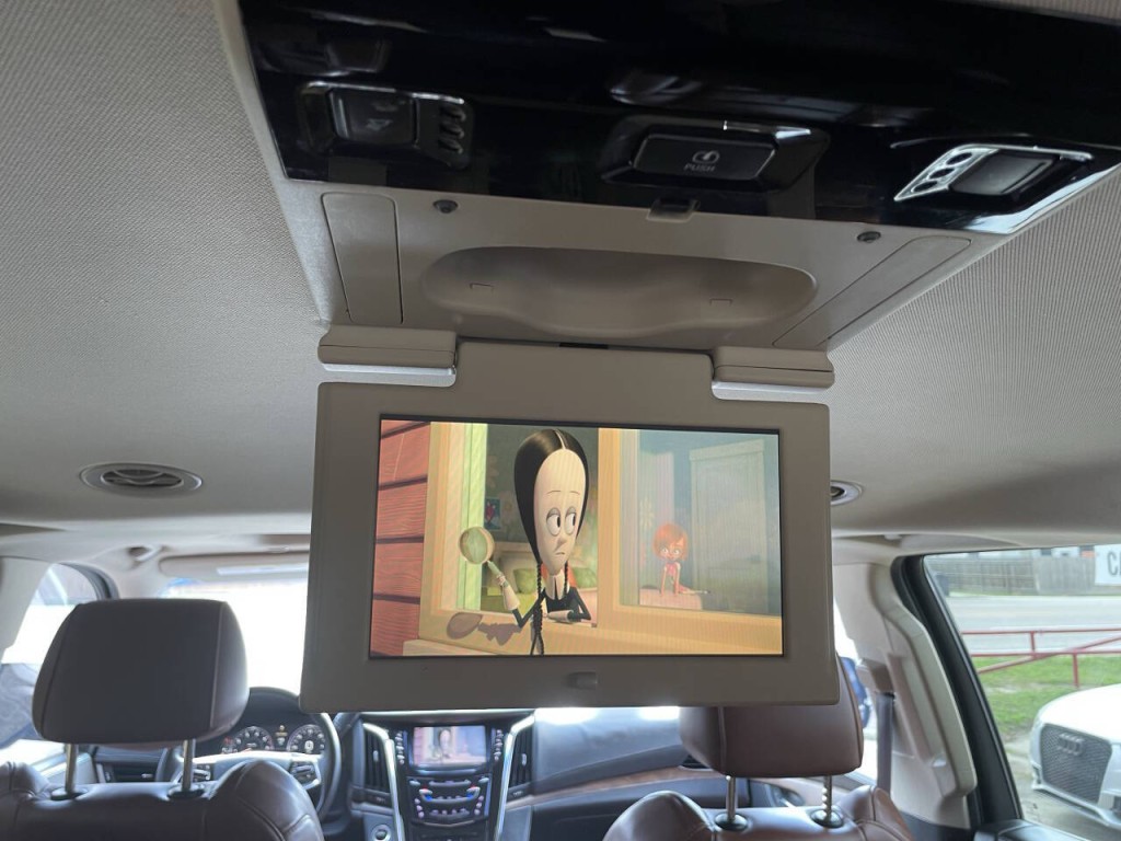 2015 Cadillac Escalade Image 16