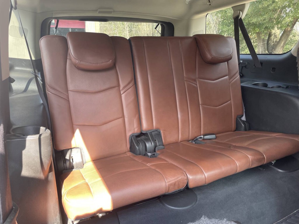 2015 Cadillac Escalade Image 21