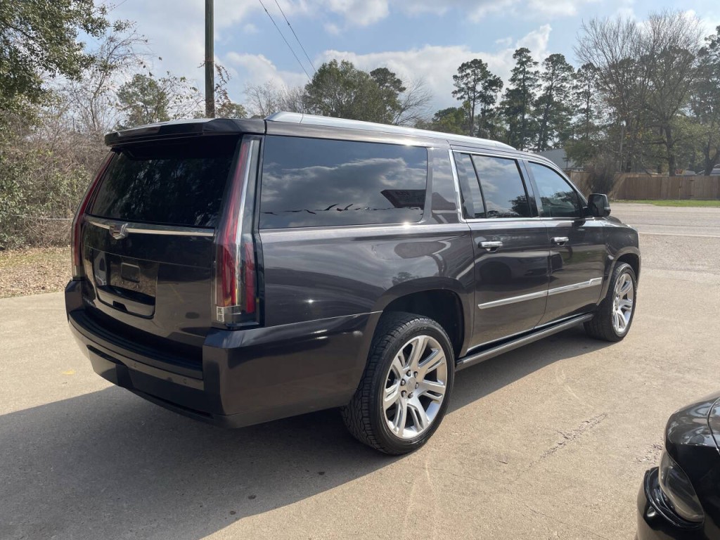 2015 Cadillac Escalade Image 26