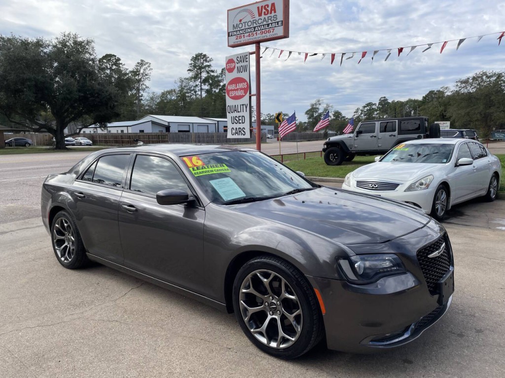 2016 Chrysler 300 Image 1