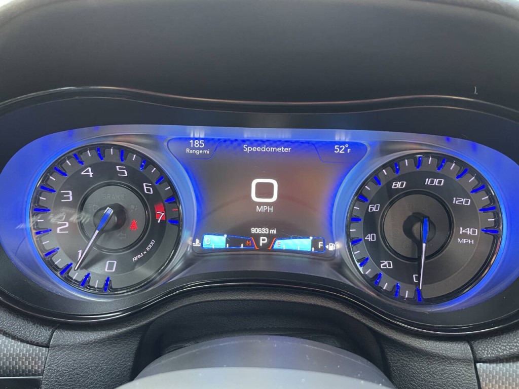 2016 Chrysler 300 Image 5