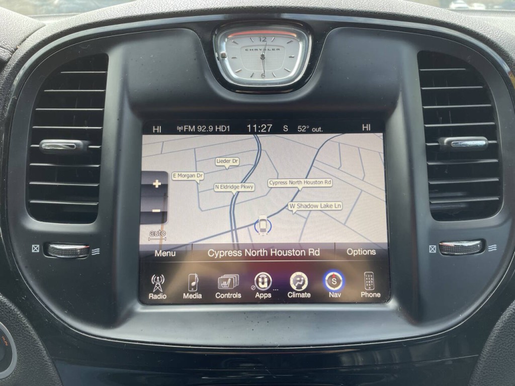 2016 Chrysler 300 Image 10