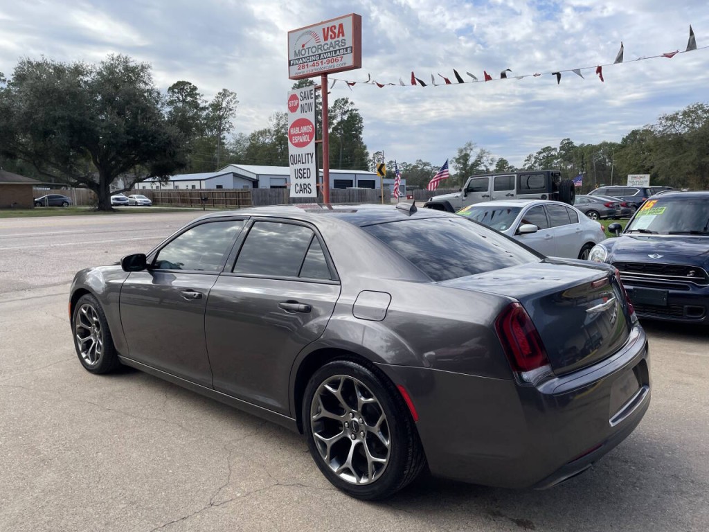 2016 Chrysler 300 Image 20
