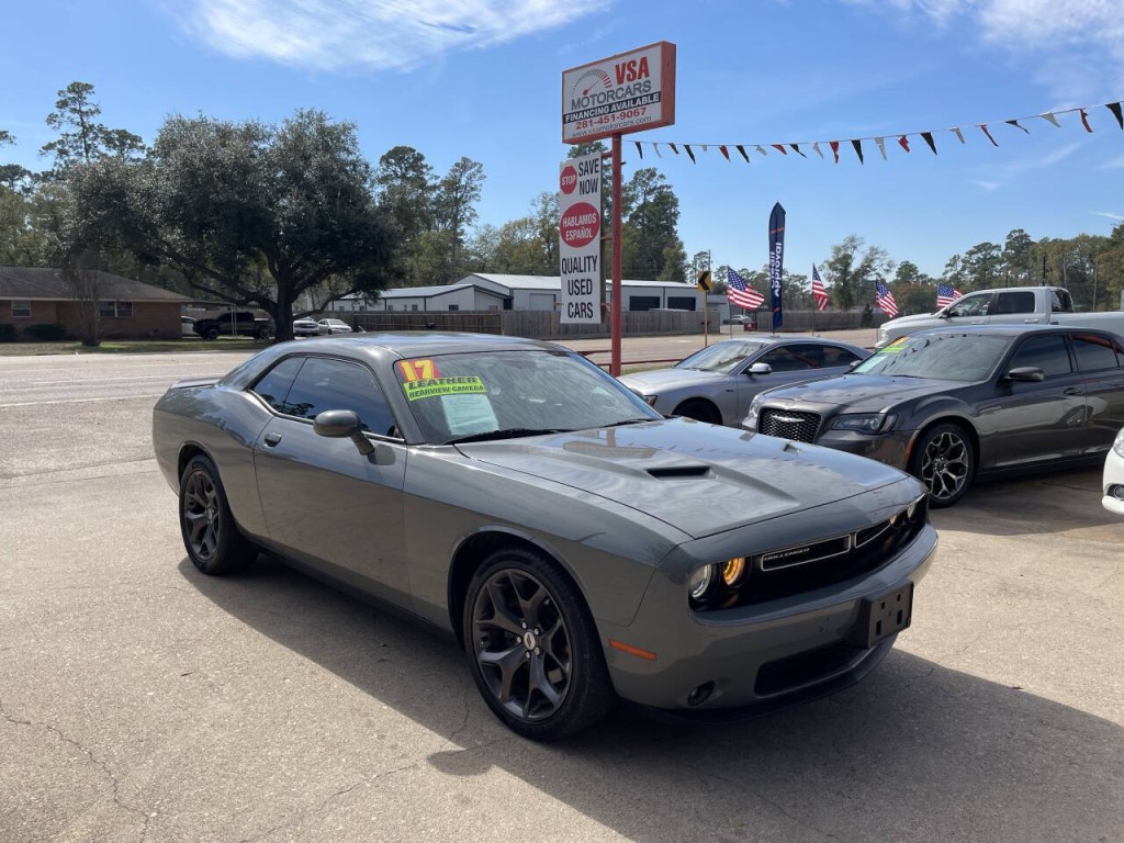 2017 Dodge Challenger Image 1