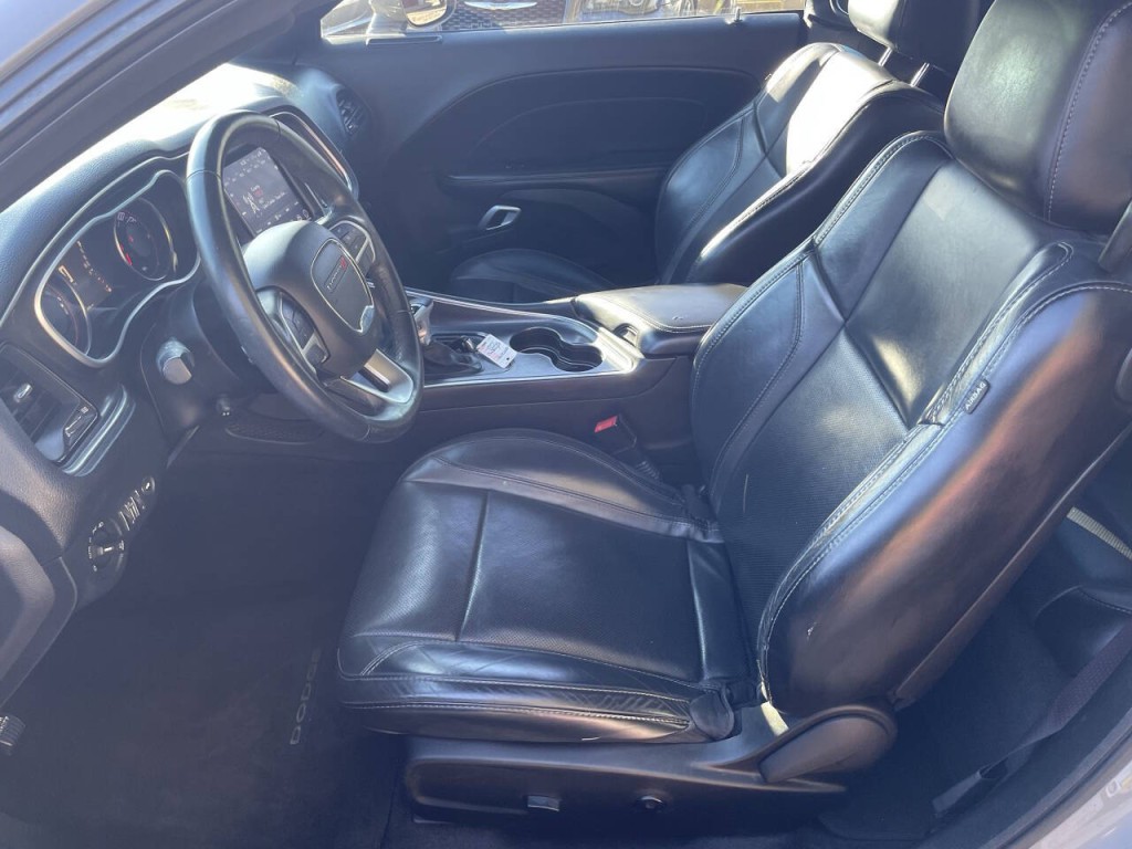 2017 Dodge Challenger Image 5