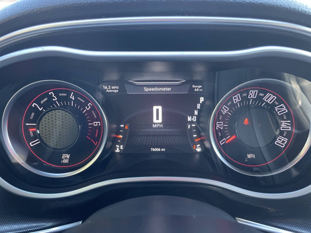 2017 Dodge Challenger Image 6