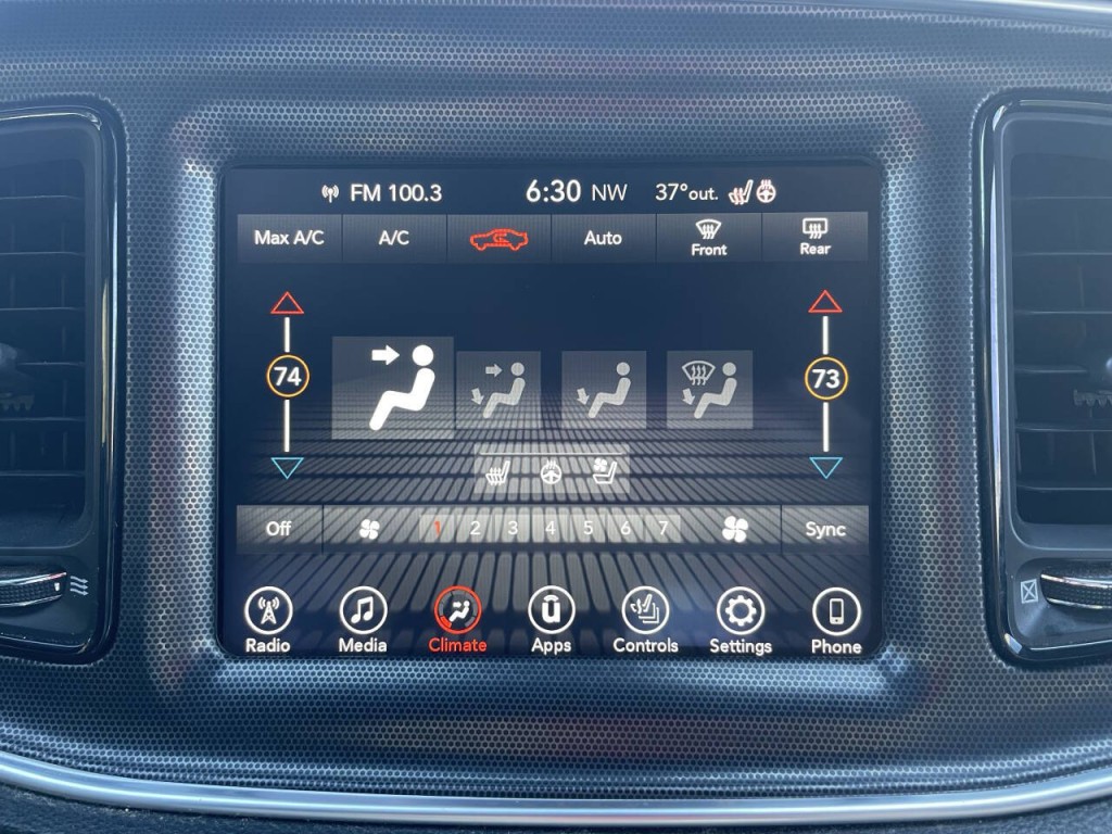 2017 Dodge Challenger Image 11