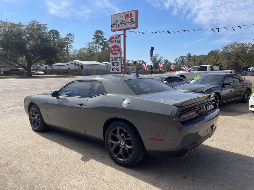 2017 Dodge Challenger Image 19