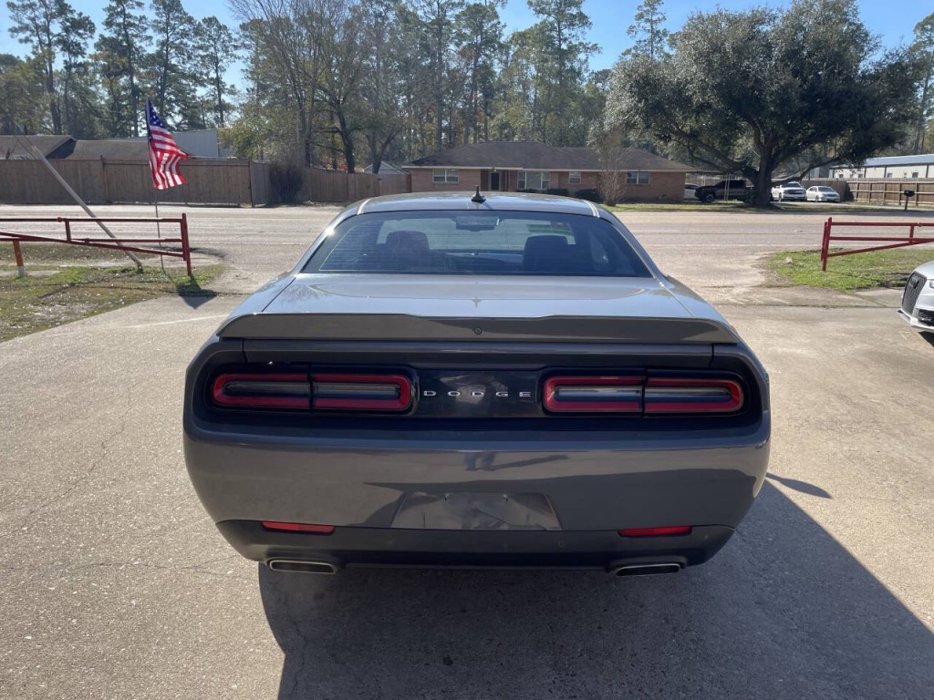 2017 Dodge Challenger Image 20