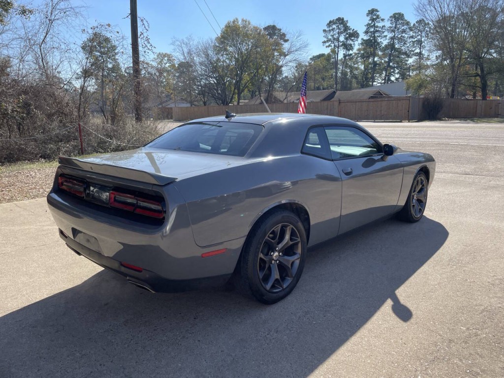 2017 Dodge Challenger Image 21