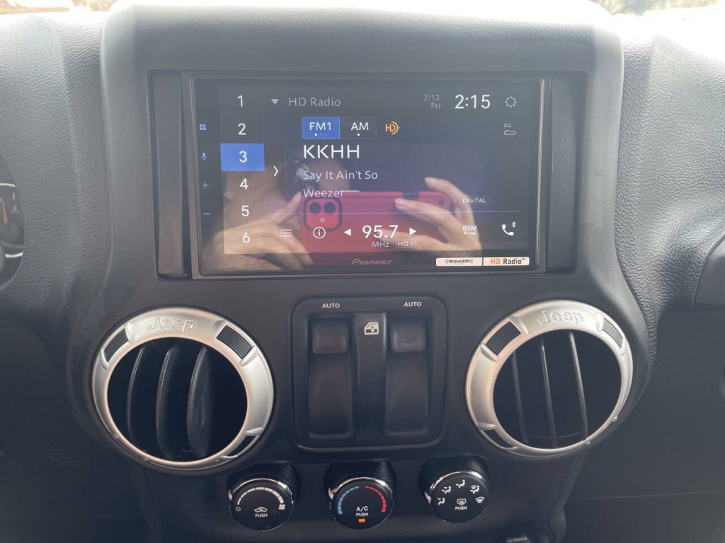 2016 Jeep Wrangler Image 13