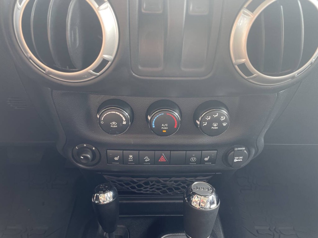 2016 Jeep Wrangler Image 15