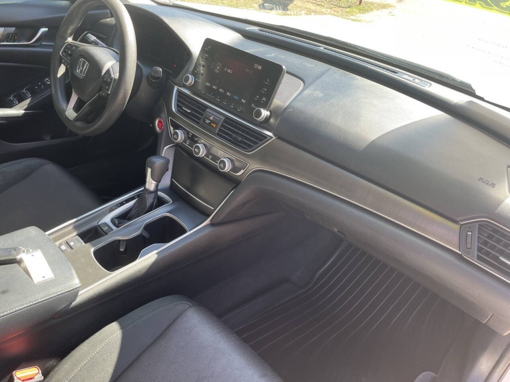 2018 Honda Accord Image 13