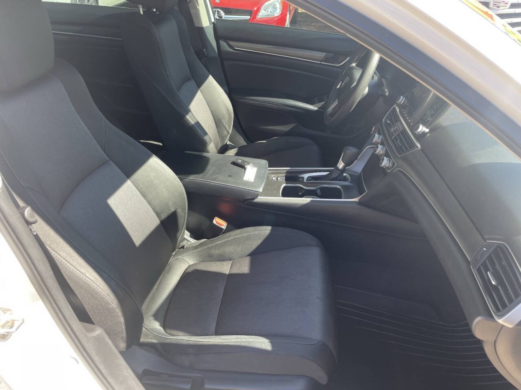 2018 Honda Accord Image 15