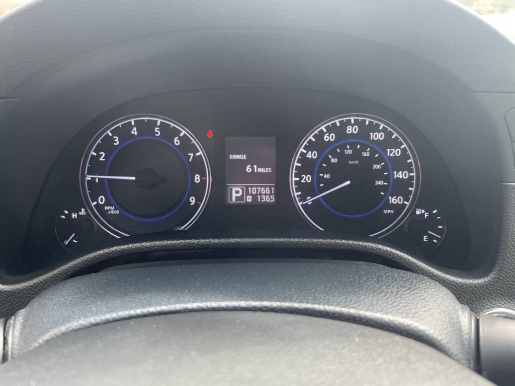 2012 INFINITI G37 Image 5