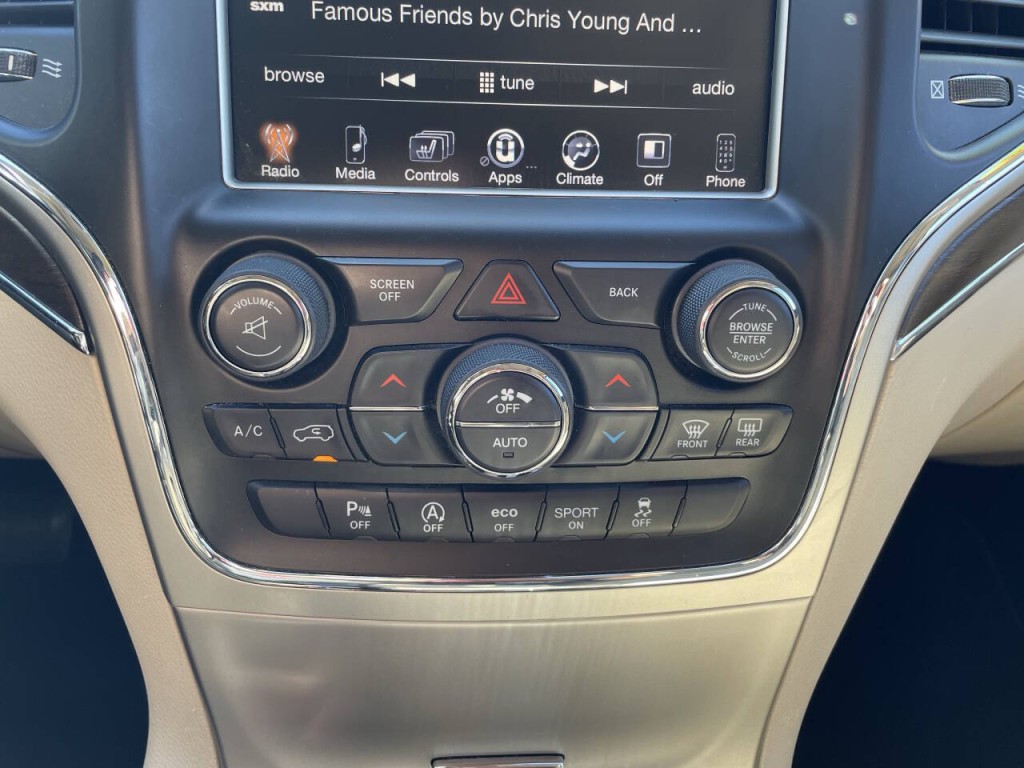 2016 Jeep Grand Cherokee Image 12