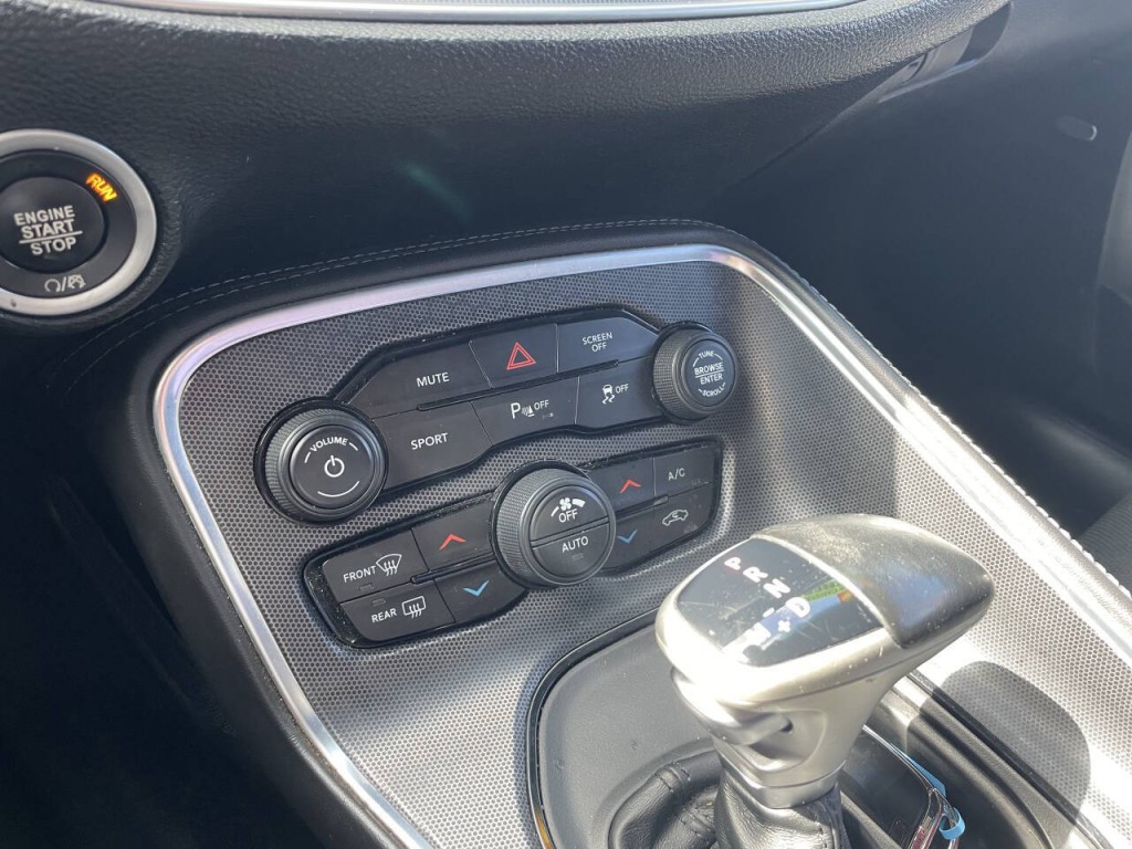 2018 Dodge Challenger Image 10
