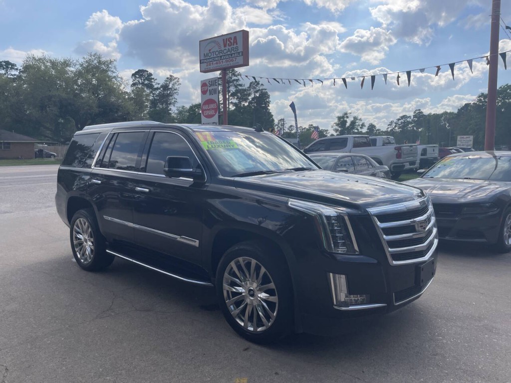 2017 Cadillac Escalade Image 1