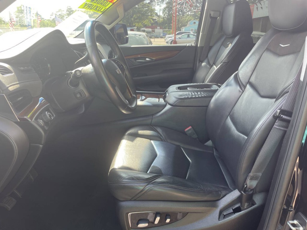 2017 Cadillac Escalade Image 4