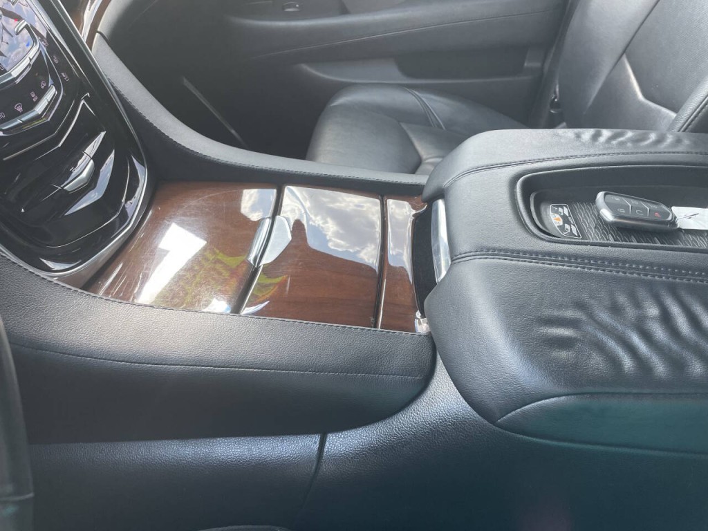 2017 Cadillac Escalade Image 15