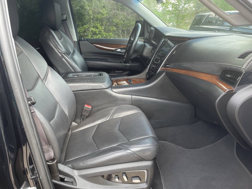 2017 Cadillac Escalade Image 18