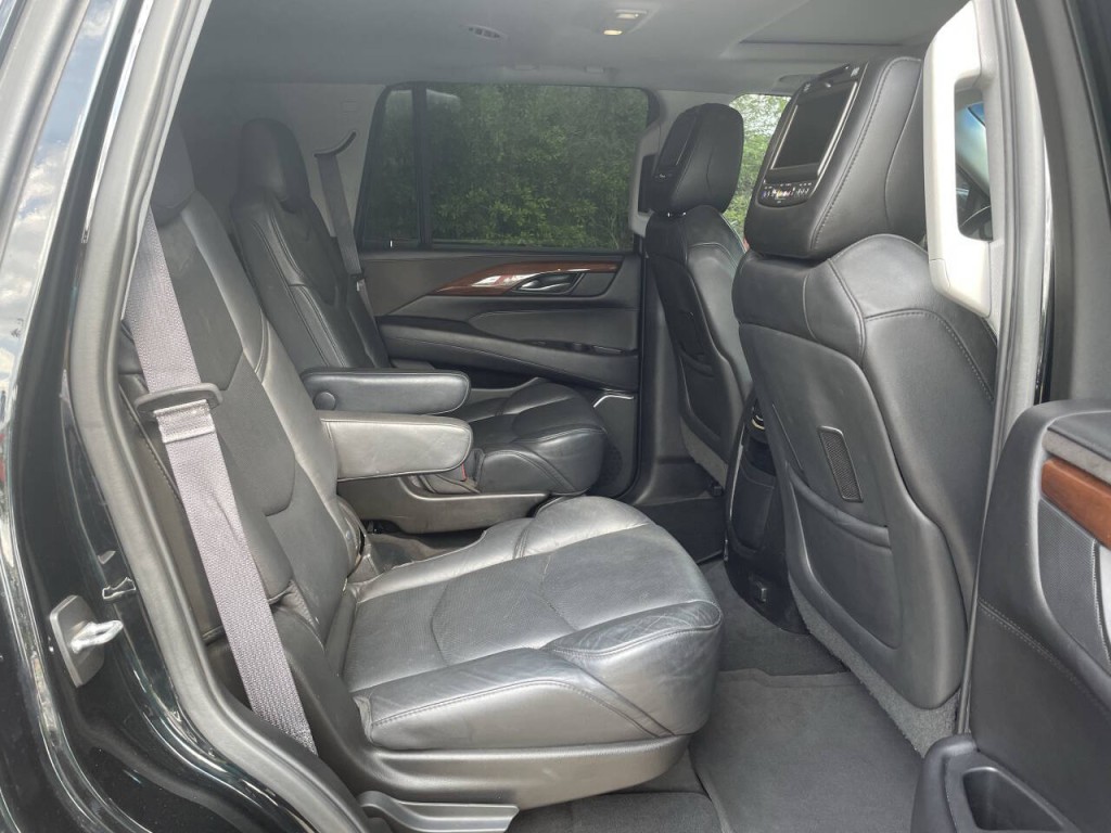 2017 Cadillac Escalade Image 21