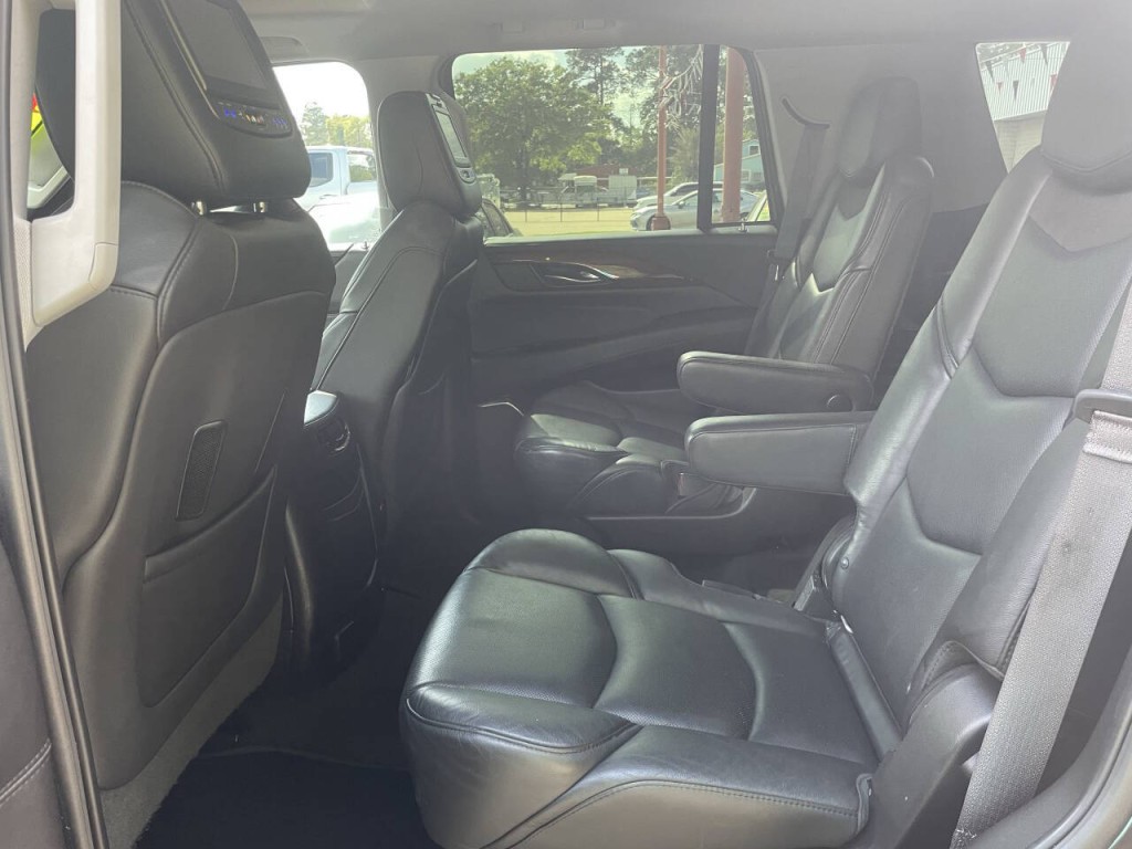 2017 Cadillac Escalade Image 22