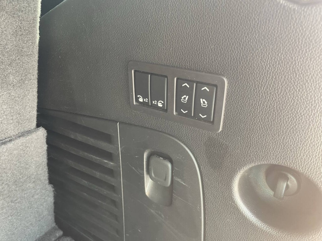 2017 Cadillac Escalade Image 27