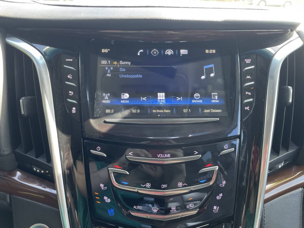 2019 Cadillac Escalade Image 11