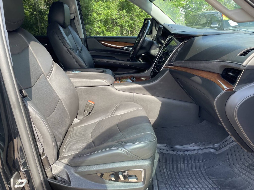 2019 Cadillac Escalade Image 17