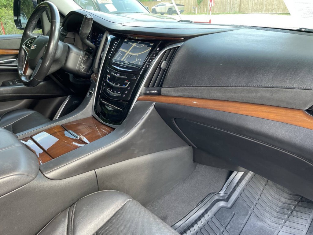2019 Cadillac Escalade Image 18