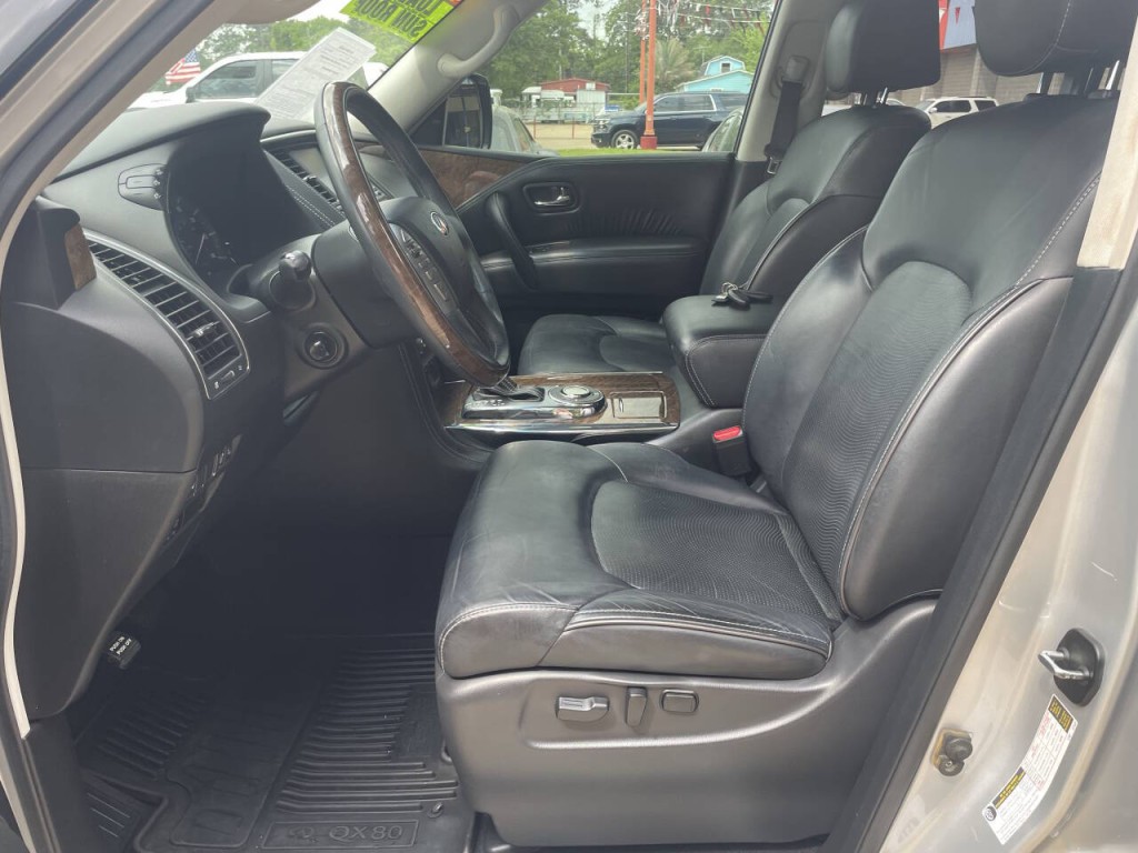 2017 INFINITI QX80 Image 4