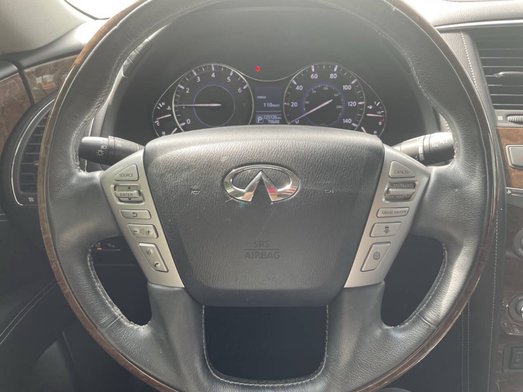 2017 INFINITI QX80 Image 8