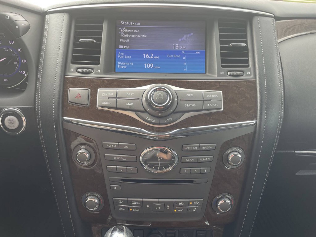 2017 INFINITI QX80 Image 10