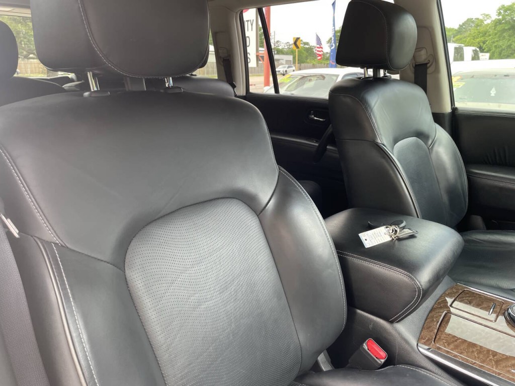 2017 INFINITI QX80 Image 18