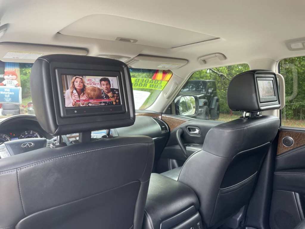 2017 INFINITI QX80 Image 21