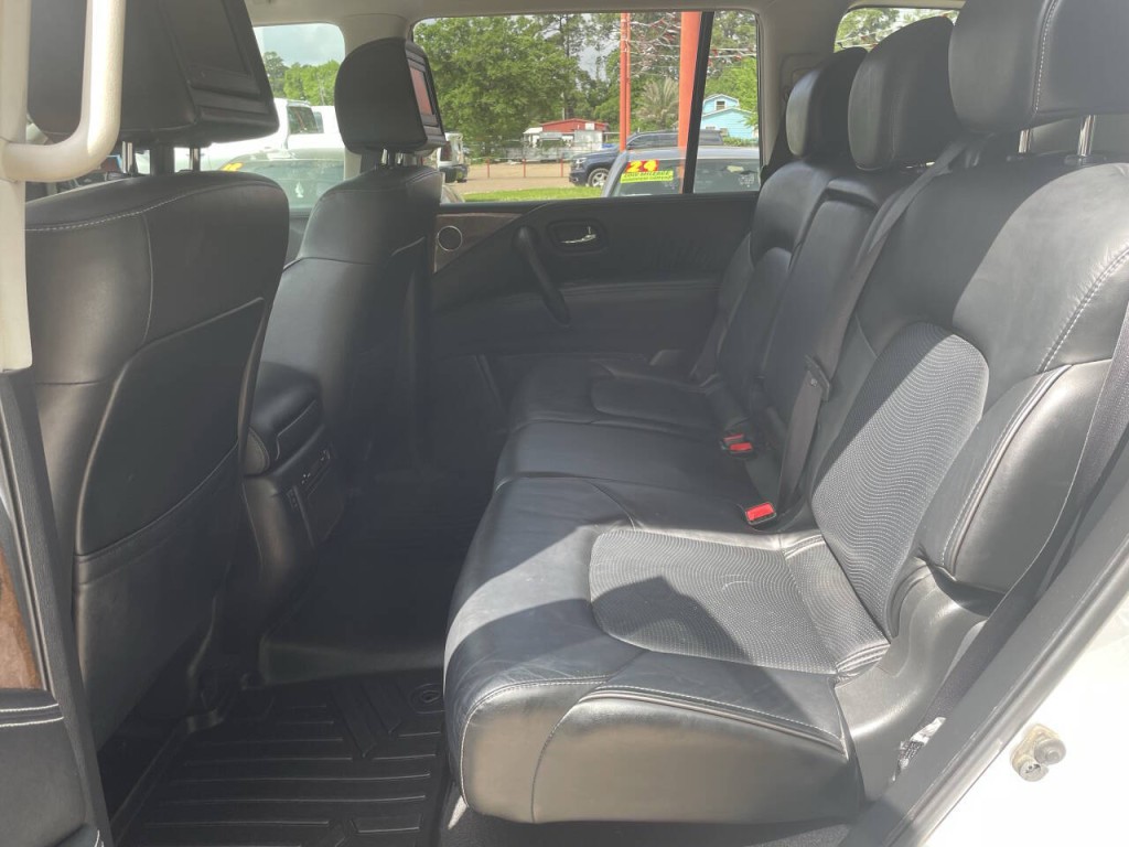 2017 INFINITI QX80 Image 22