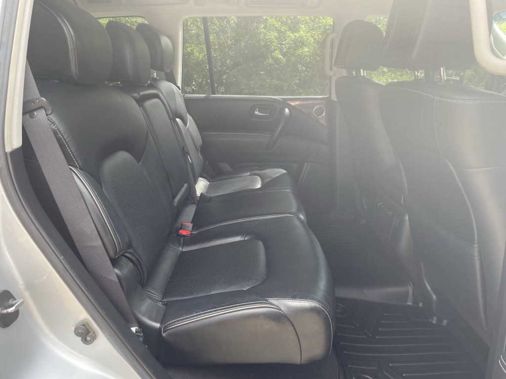 2017 INFINITI QX80 Image 23