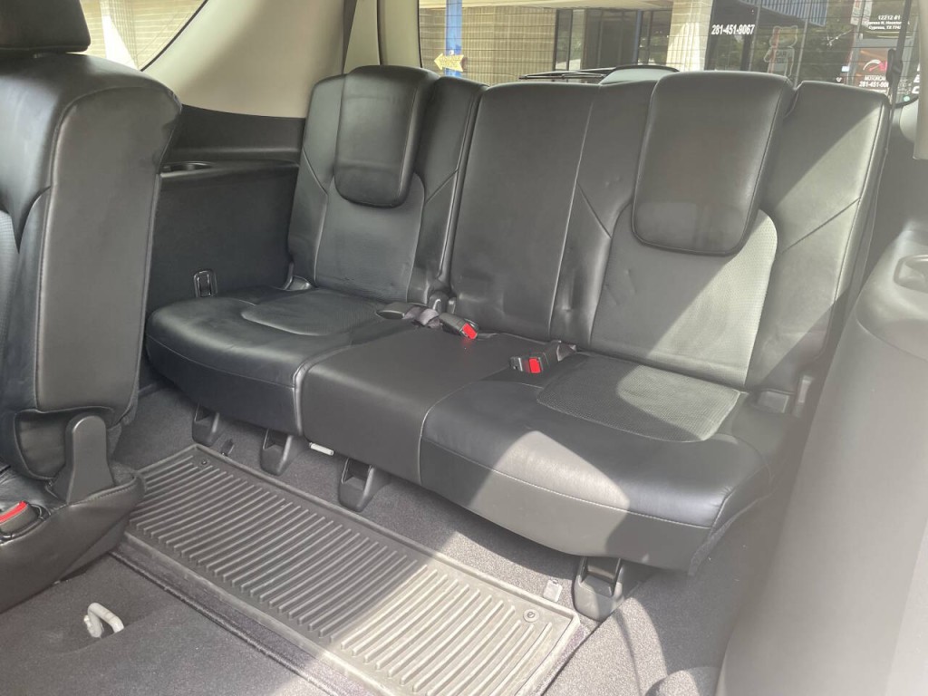 2017 INFINITI QX80 Image 25