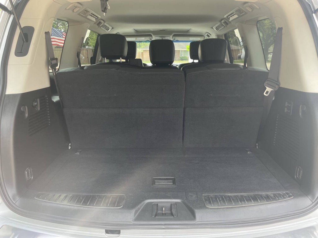 2017 INFINITI QX80 Image 27