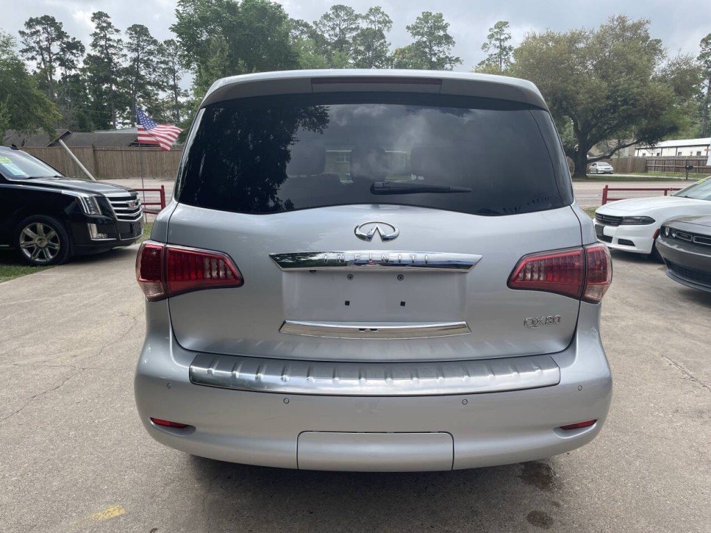 2017 INFINITI QX80 Image 30