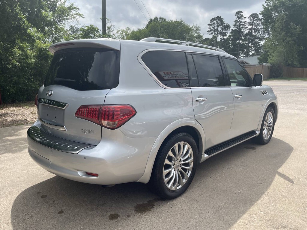 2017 INFINITI QX80 Image 31