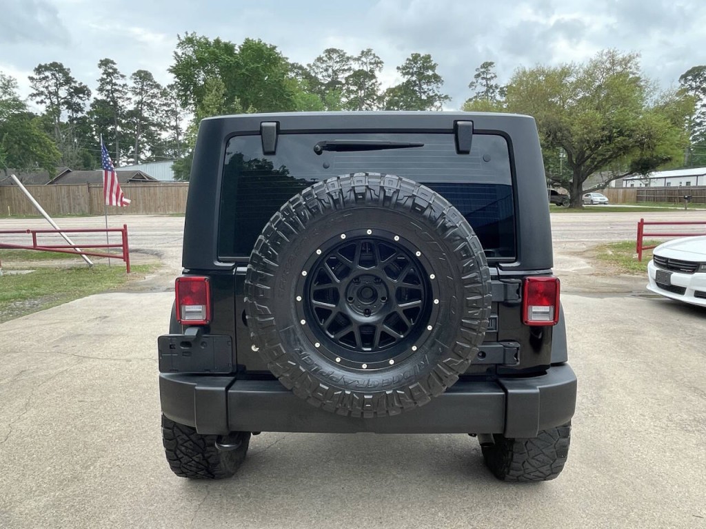 2015 Jeep Wrangler Image 18